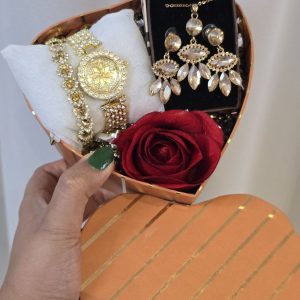 باکس ولنتاین و یلدایی زنانه و دخترانه پک هدیه زنانه کادوی زنانه و دخترانه ساعت و زیورالات نگینی ارسال رایگان